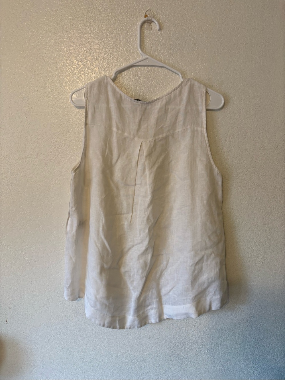 Charlie B Sleeveless Linen Top With Side Buttons - White - Picture 6 of 7